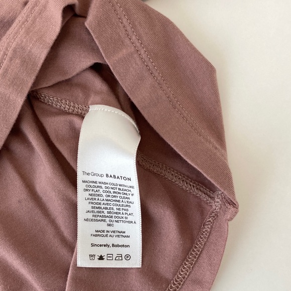 Aritzia group babaton mauve crop top small new - Picture 4 of 5